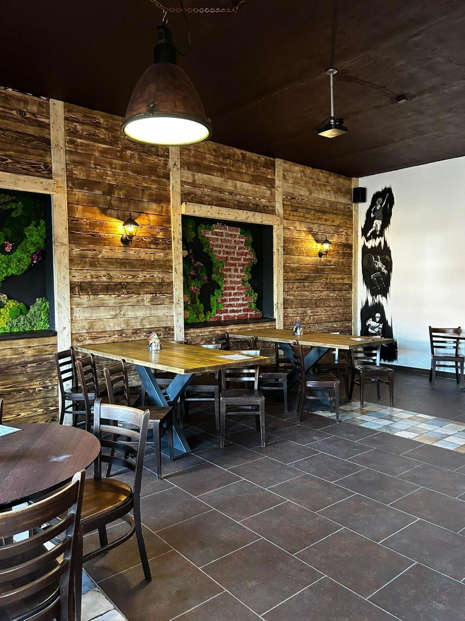 Hotel Plzensky Dvur Frýdek-Místek Esterno foto